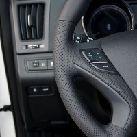 Оплетка на руль из «Premium» экокожи Hyundai i45 2010-2012 г.в. (черная)